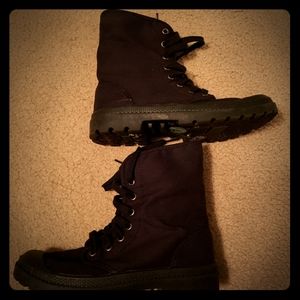 Combat boots